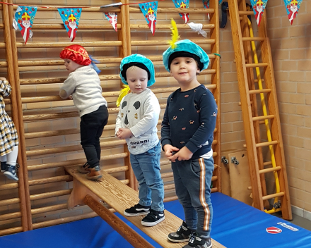 Sint en Piet in de gymzaal
