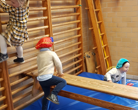 Sint en Piet in de gymzaal