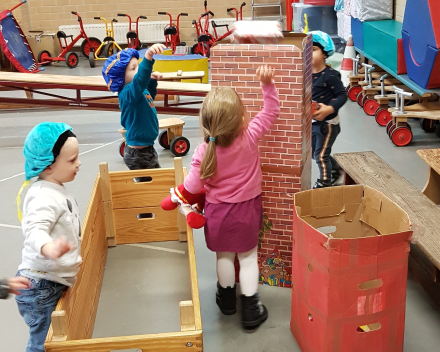 Sint en Piet in de gymzaal