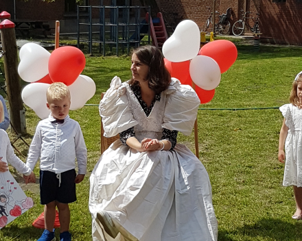 Feest voor juf Leen die gaat trouwen