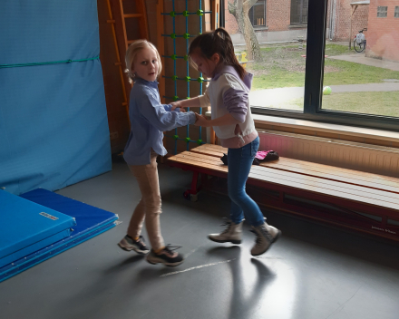 Samen dansen met het tweede leerjaar 