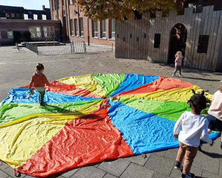 Blaadje blaadje dwarrel neer