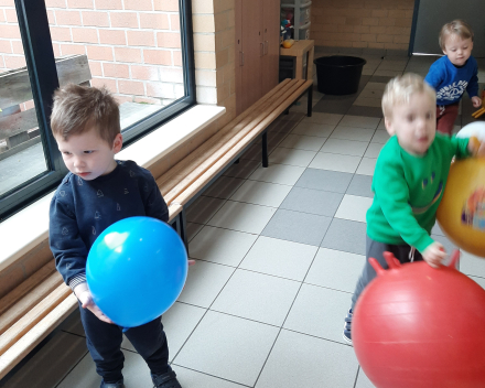 Ballen en ballonnen in de klas