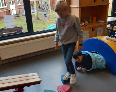 Net als de turnpieten het parcour oefenen!