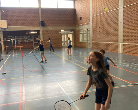 Badmintonles met de juffen!