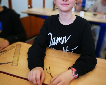 Klasoverschrijdend werken - Vriendschapsbandjes maken