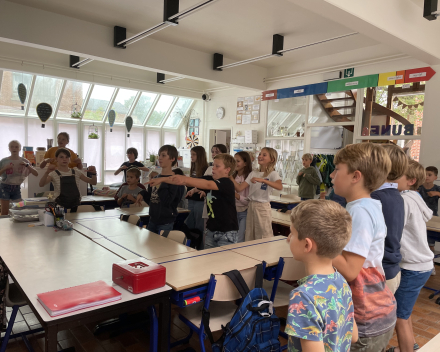 Straplied oefenen samen met de tweede klassers 