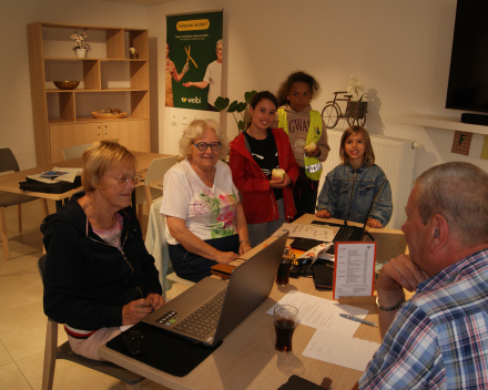 Met de klas op bezoek in het lokaal dienstcentrum Flora te Oedelem