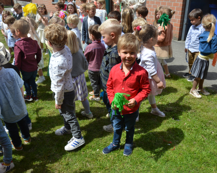 Feest voor juf Leen die gaat trouwen
