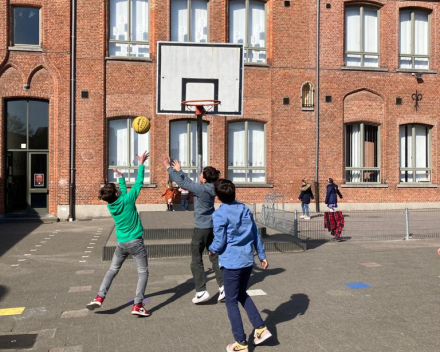 Leuk spelen met nieuw speelgoed uit de speel-o-theek.