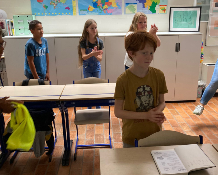 Klasoverschrijdend werken: dansen & zingen.