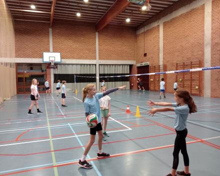 Netbal in de sportles