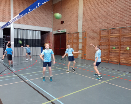 Netbal in de sportles