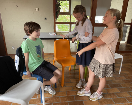 Muzische carrousel - 5A volgt dramales bij juf Inge!