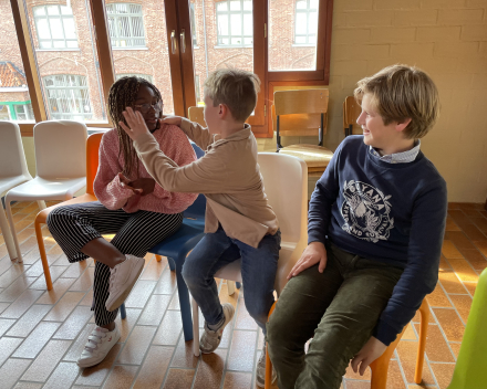 Muzische carrousel; een les drama bij juf Inge!