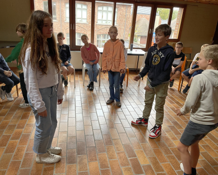 Muzische carrousel: een les drama bij juf Inge!