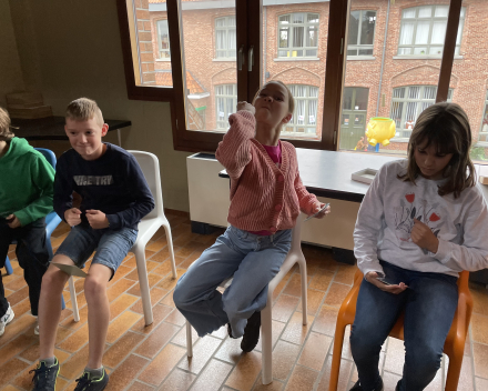 Muzische carrousel: een les drama bij juf Inge!