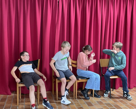 Muzische carrousel: een les drama bij juf Inge!