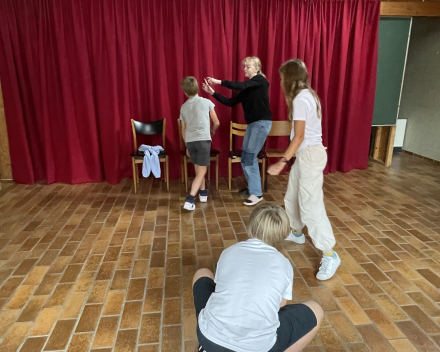 Muzische carrousel: een les drama bij juf Inge!