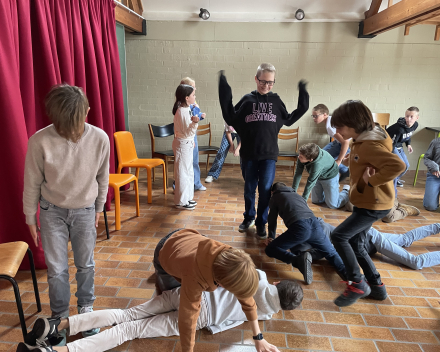 Muzische carrousel: drama bij juf Inge!