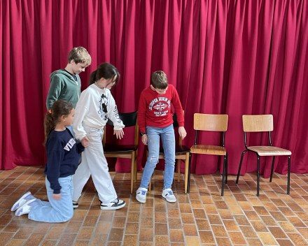 Muzische carrousel: drama bij juf Inge!