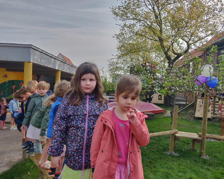 Joepie, nieuwe speeltoestellen in onze tuin! Dankjewel directeur en ouderraad!👏👏👏