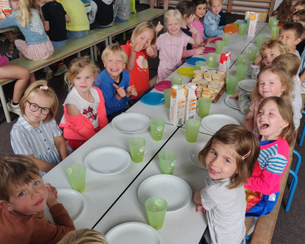 Een heerlijk ontbijt! Dankjewel, ouderraad!👏👏👏