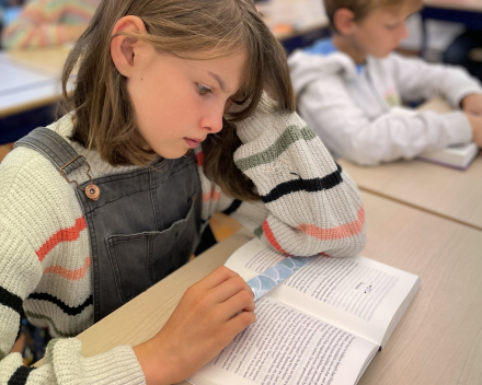 Lezen tijdens het leeskwartier.