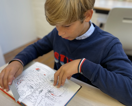 Lezen tijdens het leeskwartier.