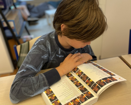Lezen tijdens het leeskwartier.