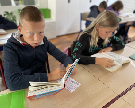 Lezen tijdens het leeskwartier.