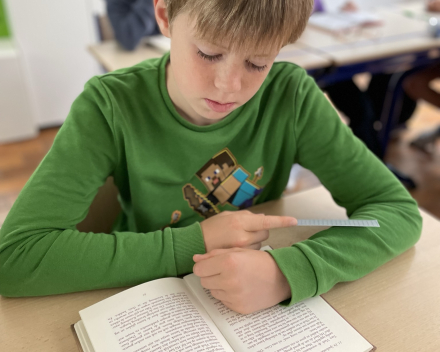 Lezen tijdens het leeskwartier.