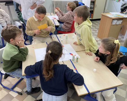 Muzisch samenwerken: klas 1 & 6 - Mozaïeken zoals Gaudi!