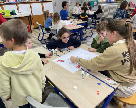 Muzisch samenwerken: klas 1 & 6 - Mozaïeken zoals Gaudi!