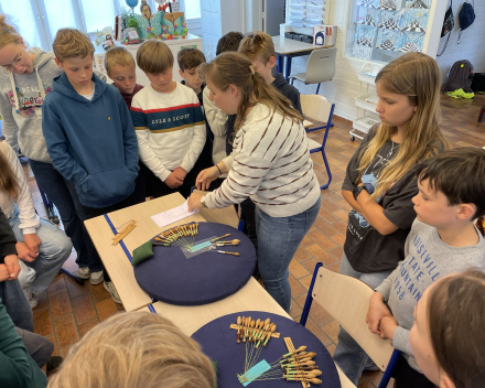 Artiest van kop tot teen: leren kantklossen!