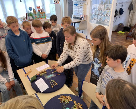 Artiest van kop tot teen: leren kantklossen!