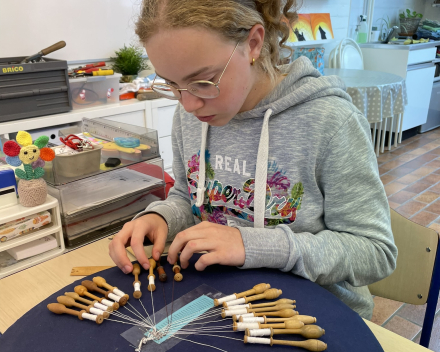 Artiest van kop tot teen: leren kantklossen!