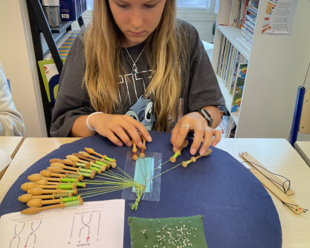 Artiest van kop tot teen: leren kantklossen!