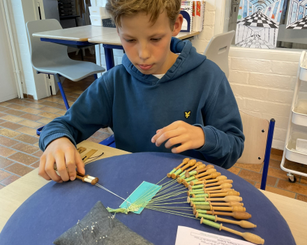 Artiest van kop tot teen: leren kantklossen!