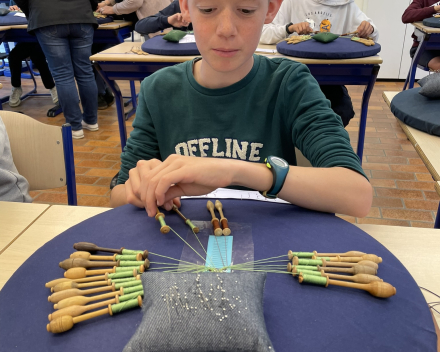Artiest van kop tot teen: leren kantklossen!