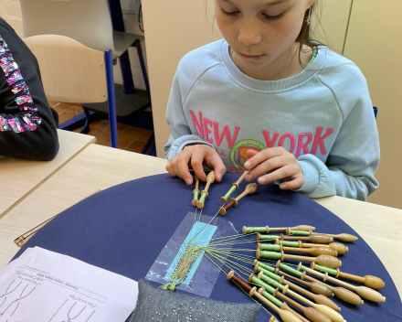 Artiest van kop tot teen: leren kantklossen!