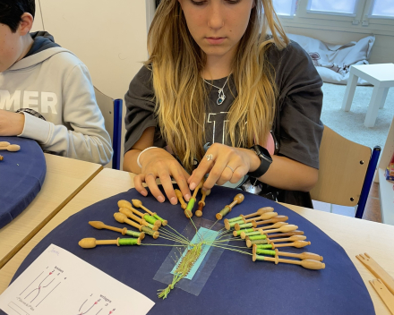 Artiest van kop tot teen: leren kantklossen!