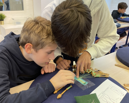 Artiest van kop tot teen: leren kantklossen!