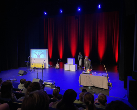 Cultuurvoorstelling: Piv Huvluv