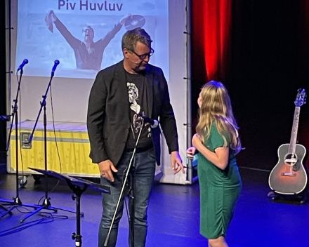 Cultuurvoorstelling: Piv Huvluv
