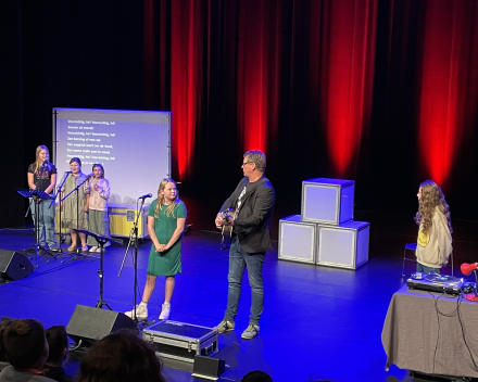 Cultuurvoorstelling: Piv Huvluv