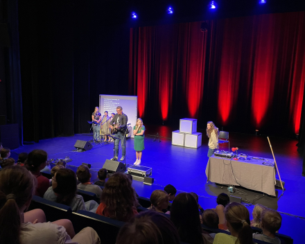 Cultuurvoorstelling: Piv Huvluv