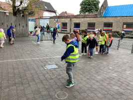 bewegend leren tijdens de buitenspeeldag