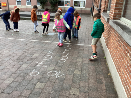 bewegend leren tijdens de buitenspeeldag